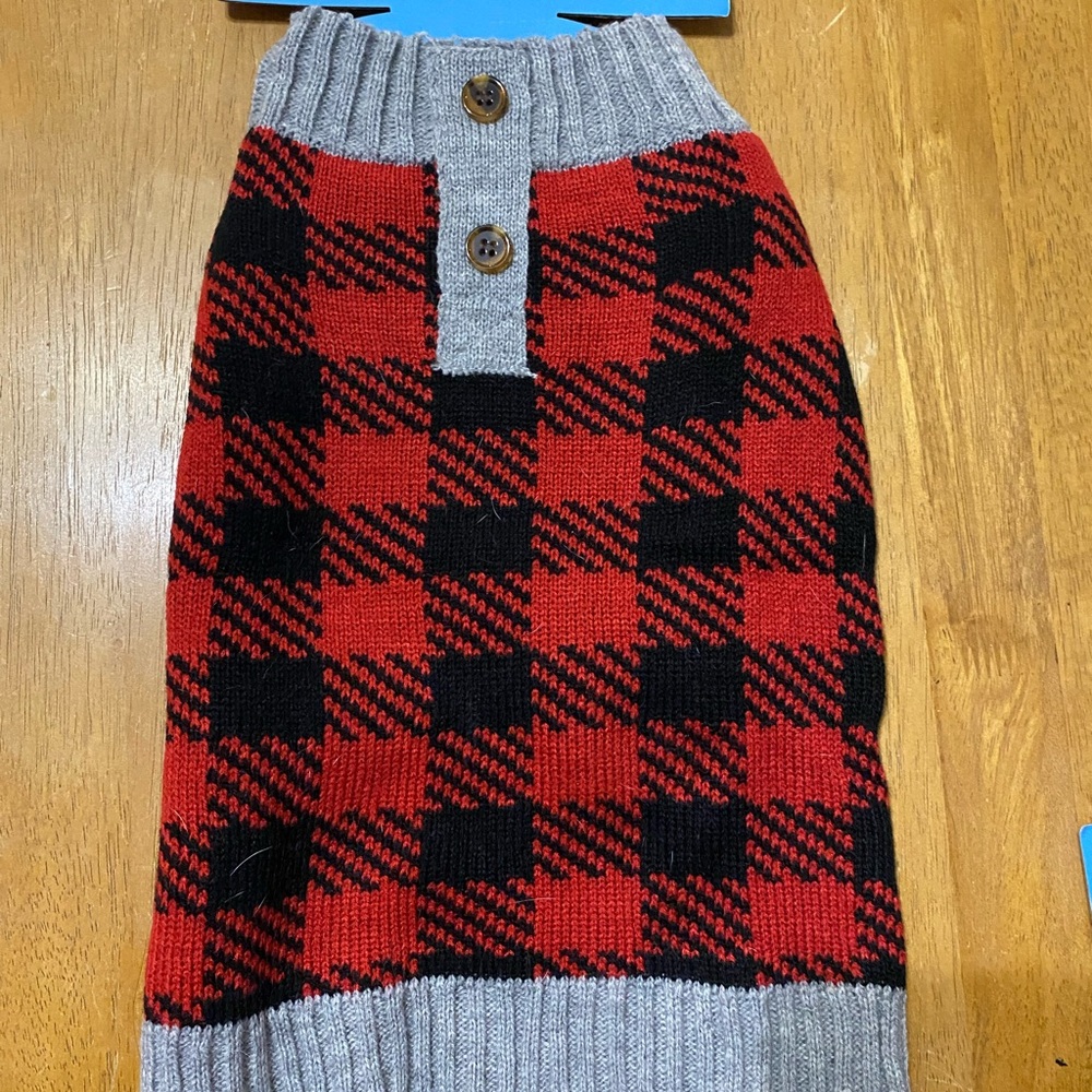 Pet Red and Black Plaid Knit Sweater size small 🐾🐾🐾🐾
